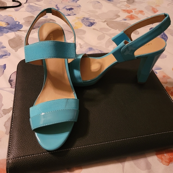 Shoes - Picture 2 of 5